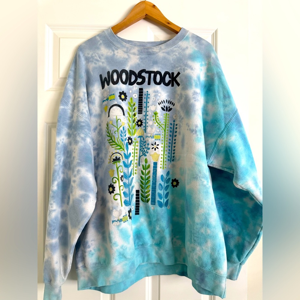 Floral Blue Tie-Dye Crew Neck Sweater